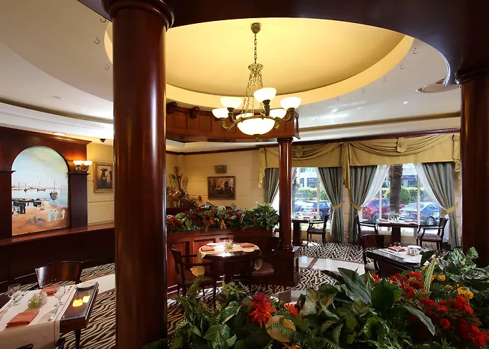 Knight Castle Hotel